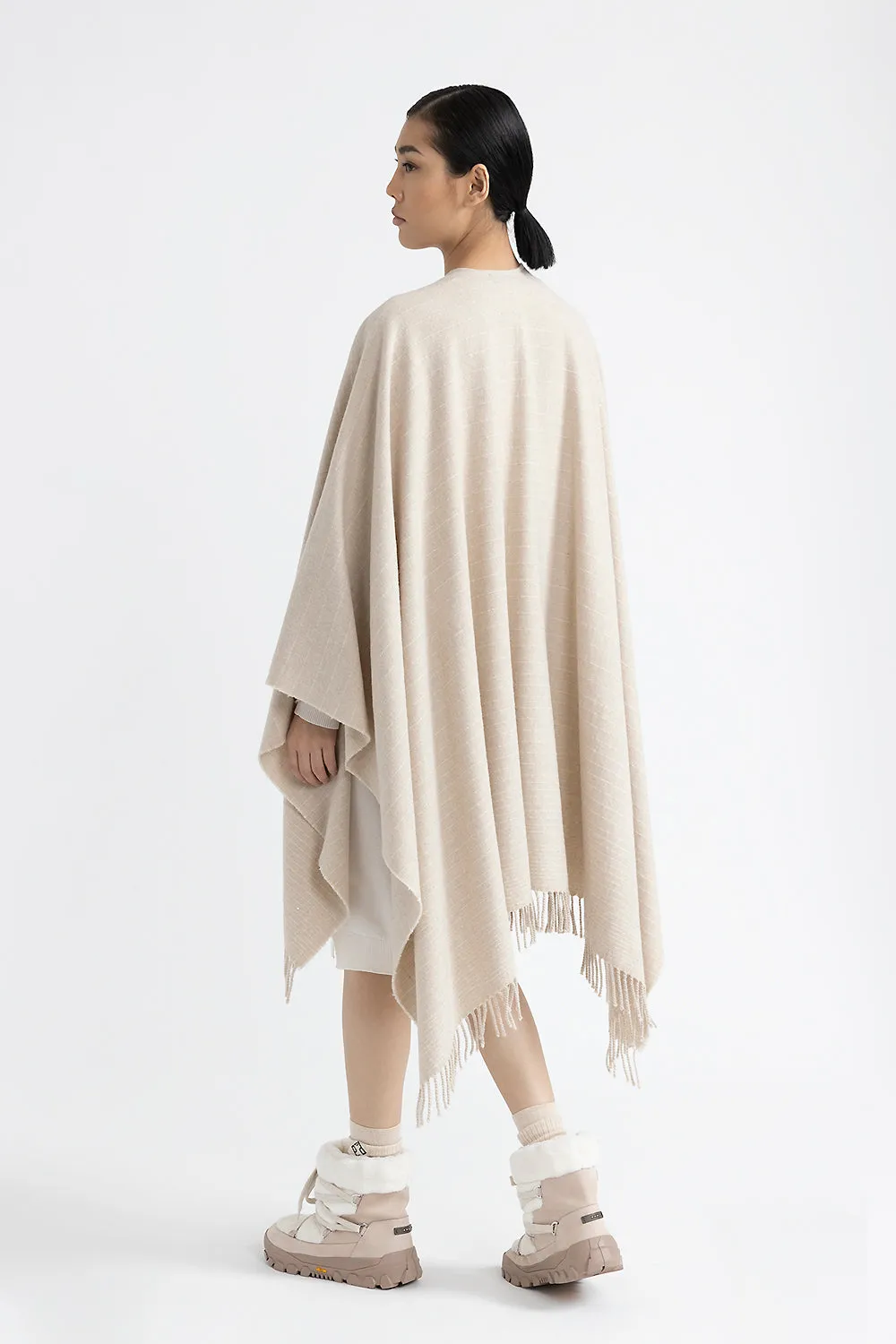 Cape in wool, cashmere and sequins