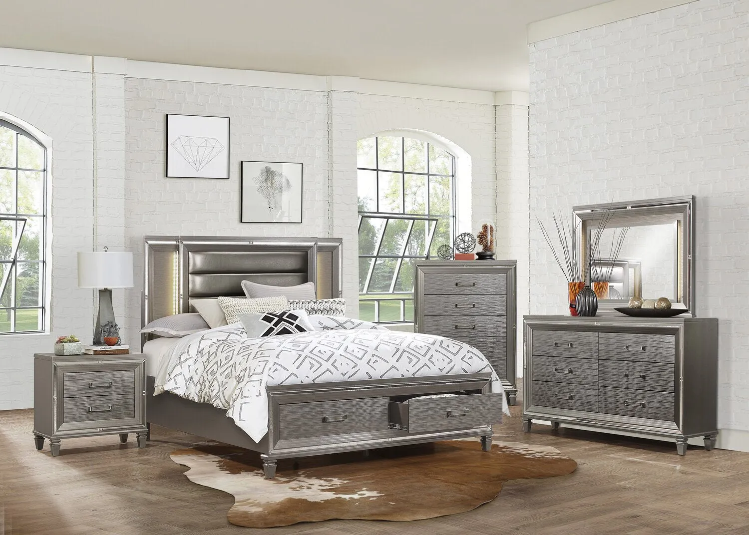 Hesperus 6-Piece King Bedroom Set - Silver