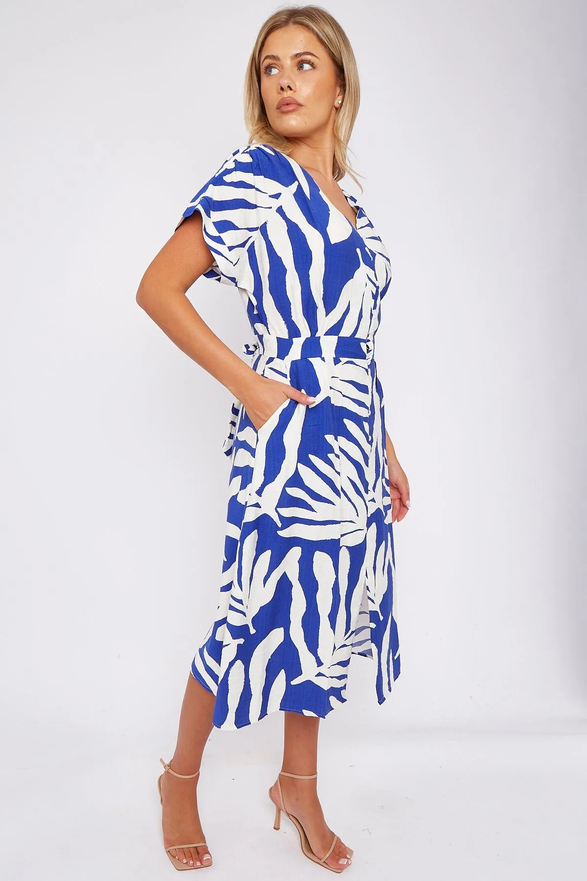 LOVE SUNSHINE Blue Leaf Print Short Sleeve V Neck Midi Dress